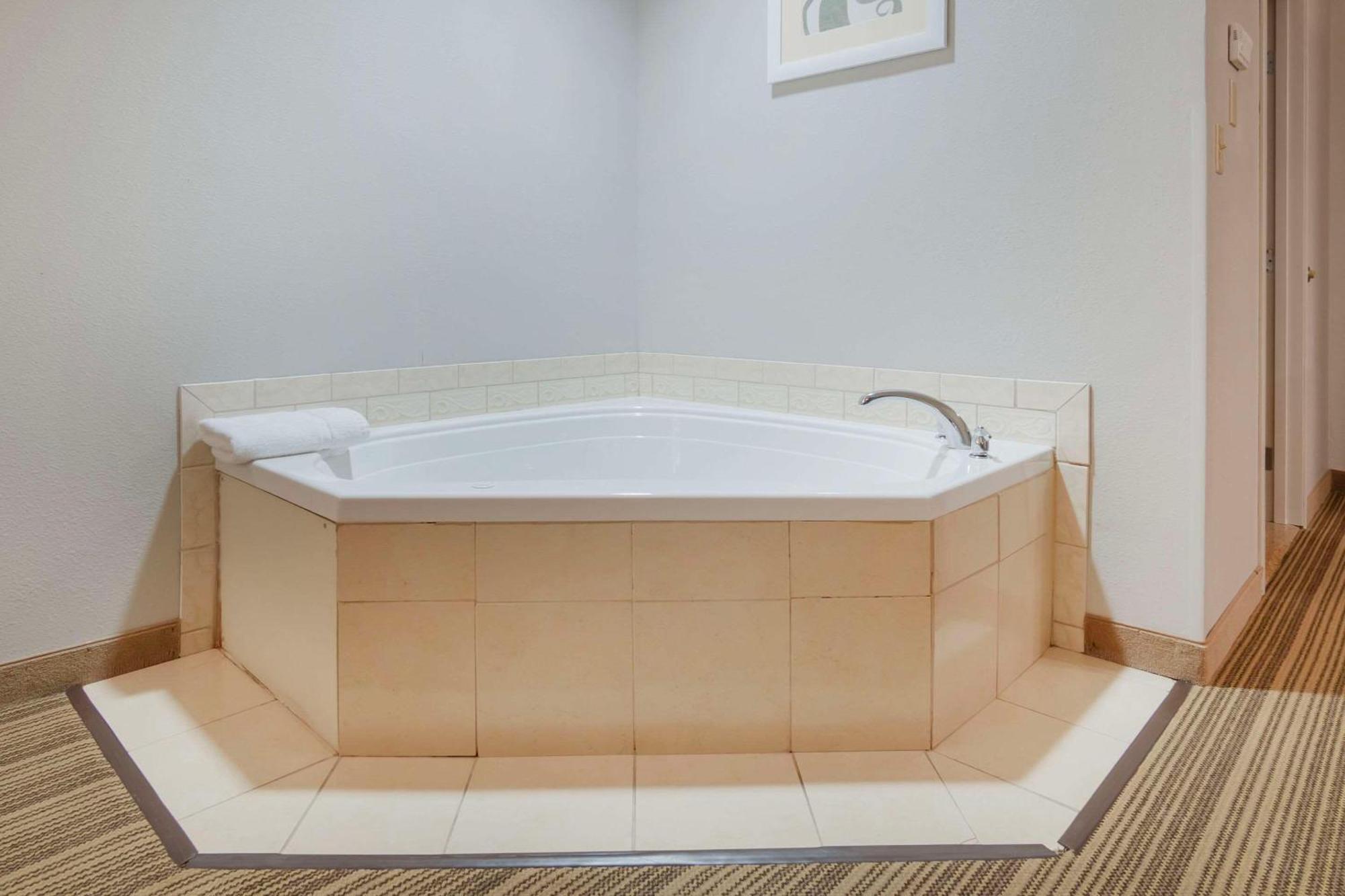 Country Inn & Suites By Radisson, Columbia, Mo Dış mekan fotoğraf